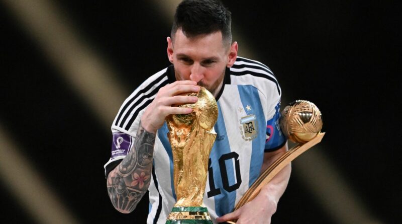 Après les échecs de 2006, 2010, 2014 et 2018, Lionel Messi est enfin parvenu à mettre la main sur la Coupe du monde. 